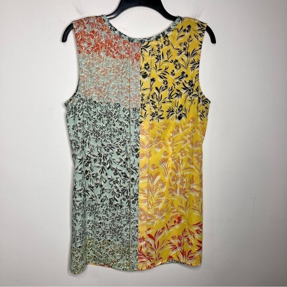 Cabi Golden Glow split hem blouse size medium - Picture 7 of 8